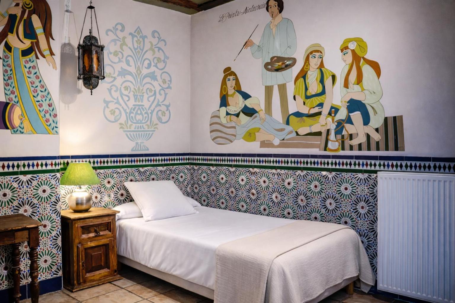 Tweepersoonskamer met 2 Aparte Bedden en Eigen Badkamer