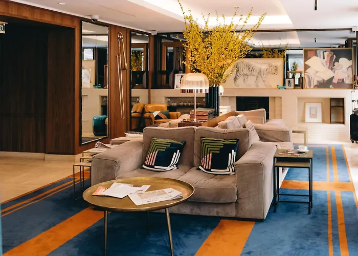 Hotel Eiffel Blomet Parijs